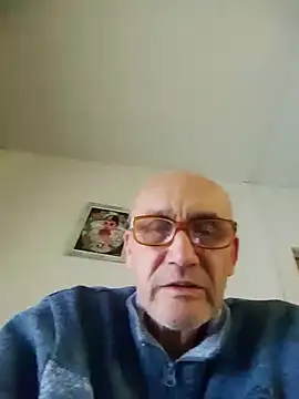 Snapshot of tino66 chatting on 10-17-25, 08:21 tino66 online show from 10-17-25, 08:21