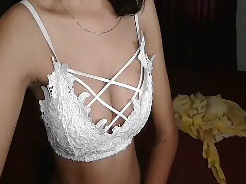 lola-   online show from 07-18-26, 10:24