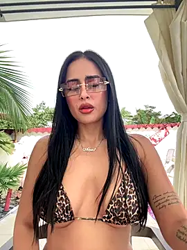 Alexandra duque online show from 10-19-25, 08:33