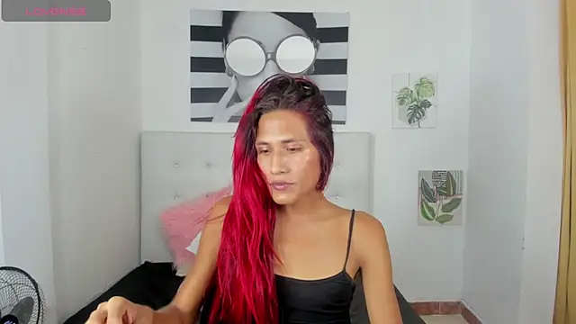 Brisahott online show from 10-30-25, 01:48