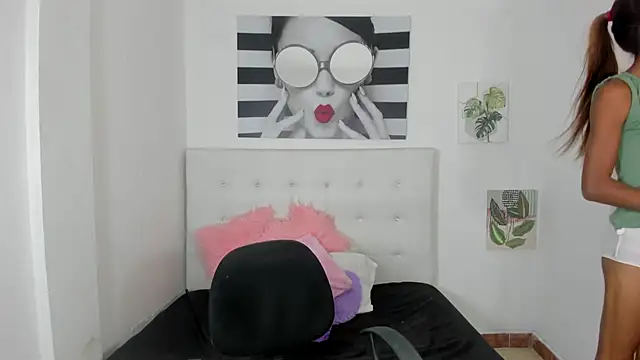 Brisahott online show from 09-26-25, 02:18