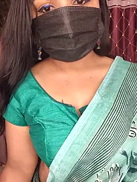 Snapshot of Tanvi-patil chatting on 10-17-25, 03:47 Tanvi-patil online show from 10-17-25, 03:47