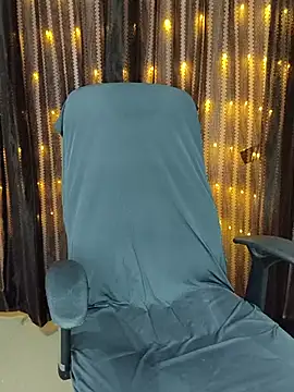 Snapshot of Tanvi-patil chatting on 03-17-25, 04:33 Tanvi-patil online show from 03-17-25, 04:33