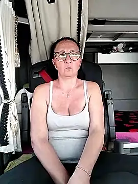 cuplubijoanna online show from 04-15-26, 01:59