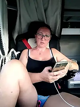 cuplubijoanna online show from 10-30-25, 02:04