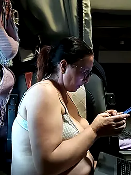 cuplubijoanna online show from 11-11-25, 04:24