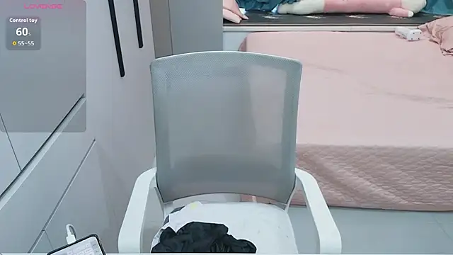 palzkybi123 online show from 10-04-25, 07:21