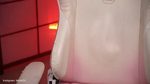 its lola24 online show from 12-20-25, 11:18