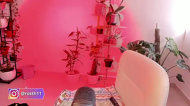 rossth1 online show from 11-20-25, 07:03