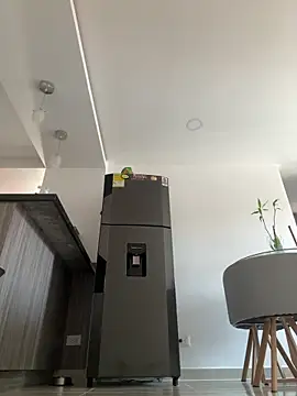 rossth1 online show from 04-12-26, 03:37