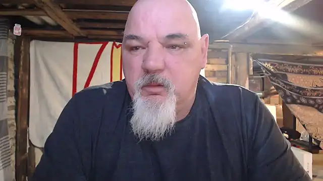 Newfiesausage1972 online show from 02-22-26, 12:29