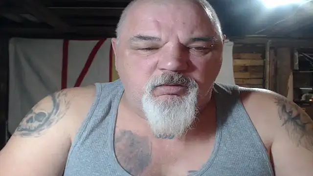 Newfiesausage1972 online show from 03-14-26, 09:04