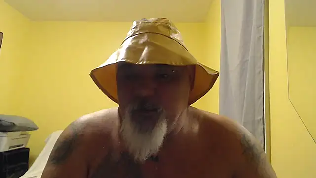 Newfiesausage1972 online show from 11-12-25, 11:58