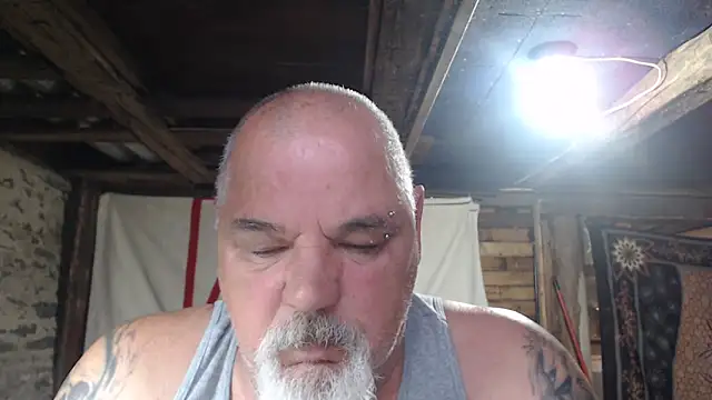 Newfiesausage1972 online show from 05-24-26, 01:11