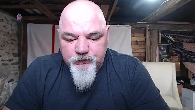 Newfiesausage1972 online show from 02-19-26, 03:20