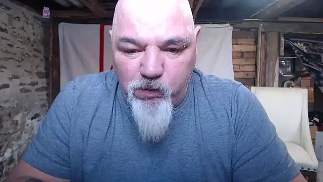 Newfiesausage1972 online show from 02-16-26, 04:16