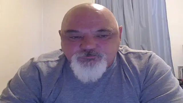 Newfiesausage1972 online show from 10-08-25, 03:35