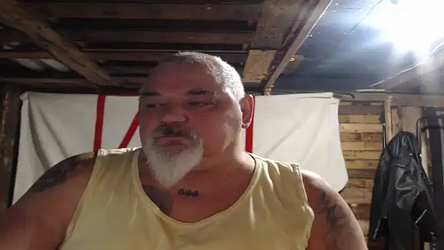 Newfiesausage1972 online show from 12-22-25, 12:05