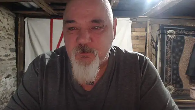 Newfiesausage1972 online show from 01-09-26, 12:01