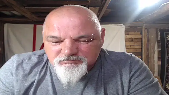 Newfiesausage1972 online show from 06-14-26, 09:05