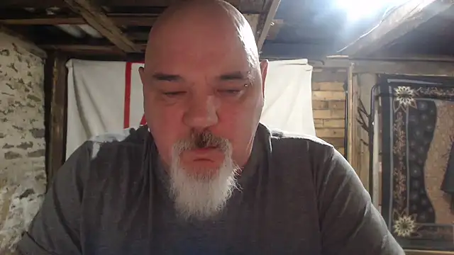 Newfiesausage1972 online show from 01-10-26, 11:27