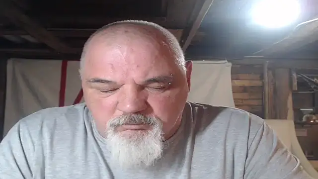 Newfiesausage1972 online show from 03-11-26, 10:53