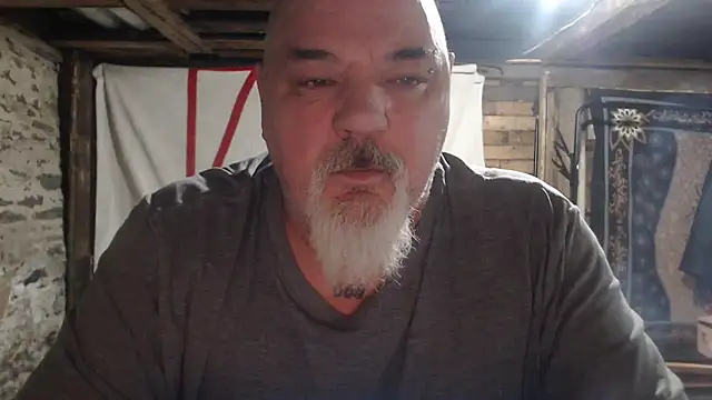 Newfiesausage1972 online show from 01-08-26, 10:32