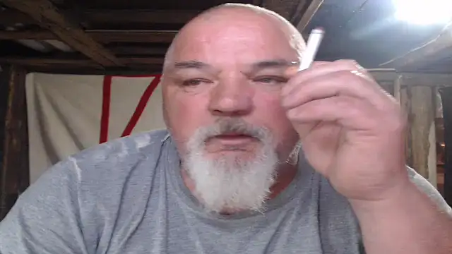Newfiesausage1972 online show from 05-14-26, 12:46
