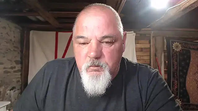 Newfiesausage1972 online show from 05-29-26, 11:16