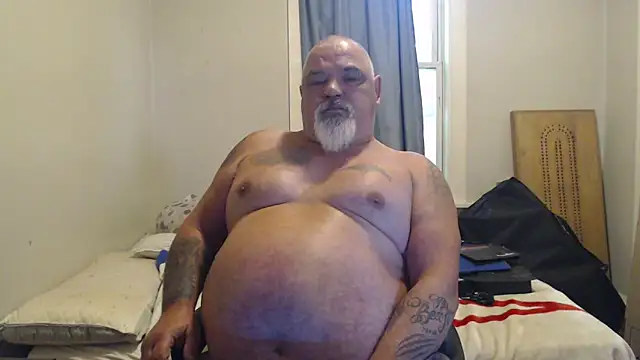 Newfiesausage1972 online show from 09-19-25, 12:09