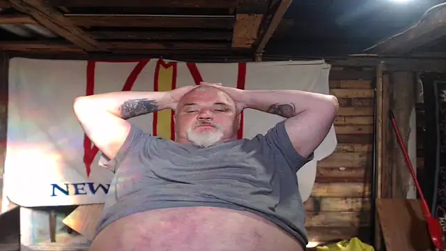 Newfiesausage1972 online show from 05-22-26, 10:41
