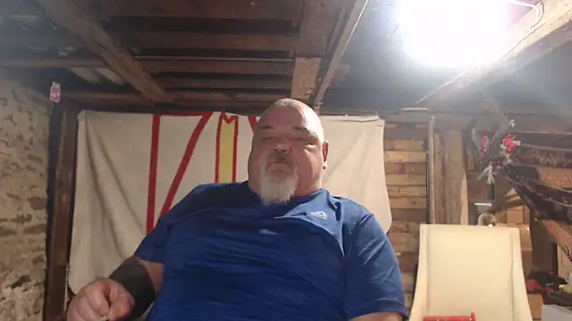 Newfiesausage1972 online show from 02-07-26, 10:23