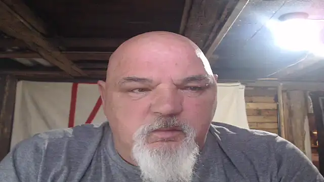 Newfiesausage1972 online show from 04-29-26, 09:10