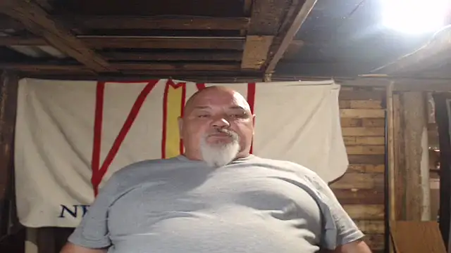 Newfiesausage1972 online show from 05-31-26, 10:54