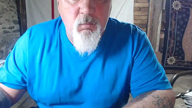 Newfiesausage1972 online show from 06-20-26, 07:46