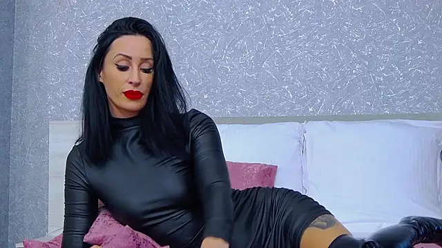 EmmaDevereaux online show from 10-29-25, 05:50