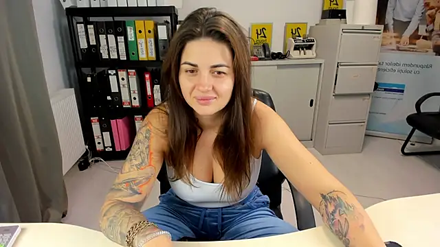 TiffanySweet online show from 10-06-25, 05:13