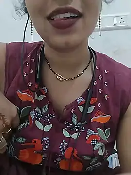 Snapshot of Simaran_bhabhi chatting on 06-12-26, 04:27 Simaran bhabhi online show from 06-12-26, 04:27