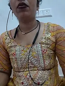 Snapshot of Simaran_bhabhi chatting on 06-15-26, 12:33 Simaran bhabhi online show from 06-15-26, 12:33