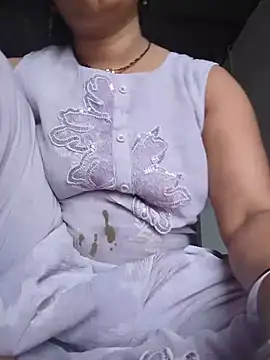 Snapshot of Simaran_bhabhi chatting on 06-26-26, 01:44 Simaran bhabhi online show from 06-26-26, 01:44