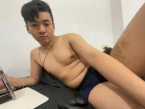 Adam XDZ online show from 04-08-26, 09:22