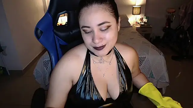 LauraHawkes online show from 02-12-26, 03:28