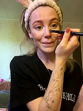 Snapshot of meanexx chatting on 10-10-25, 06:14 meanexx online show from 10-10-25, 06:14