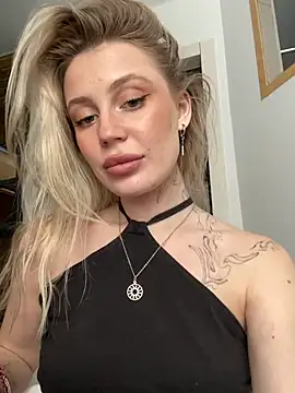 Snapshot of meanexx chatting on 03-05-25, 10:33 meanexx online show from 03-05-25, 10:33