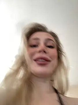 Snapshot of meanexx chatting on 03-16-25, 06:42 meanexx online show from 03-16-25, 06:42