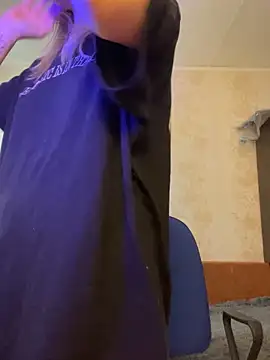 Snapshot of meanexx chatting on 10-08-25, 09:00 meanexx online show from 10-08-25, 09:00