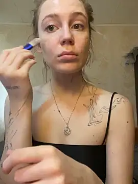 Snapshot of meanexx chatting on 10-01-25, 11:03 meanexx online show from 10-01-25, 11:03