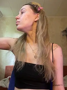 Snapshot of meanexx chatting on 09-19-25, 11:14 meanexx online show from 09-19-25, 11:14