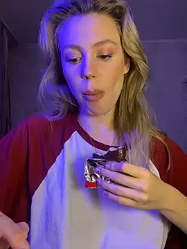 Snapshot of meanexx chatting on 10-04-25, 11:39 meanexx online show from 10-04-25, 11:39