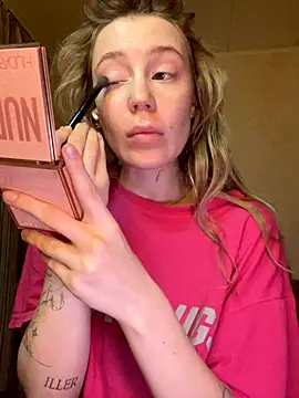 Snapshot of meanexx chatting on 09-24-25, 01:46 meanexx online show from 09-24-25, 01:46